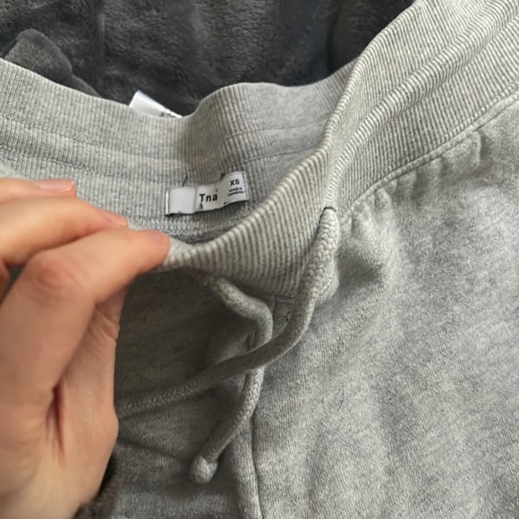 TNA sweat shorts - XS - Picture 2 of 4